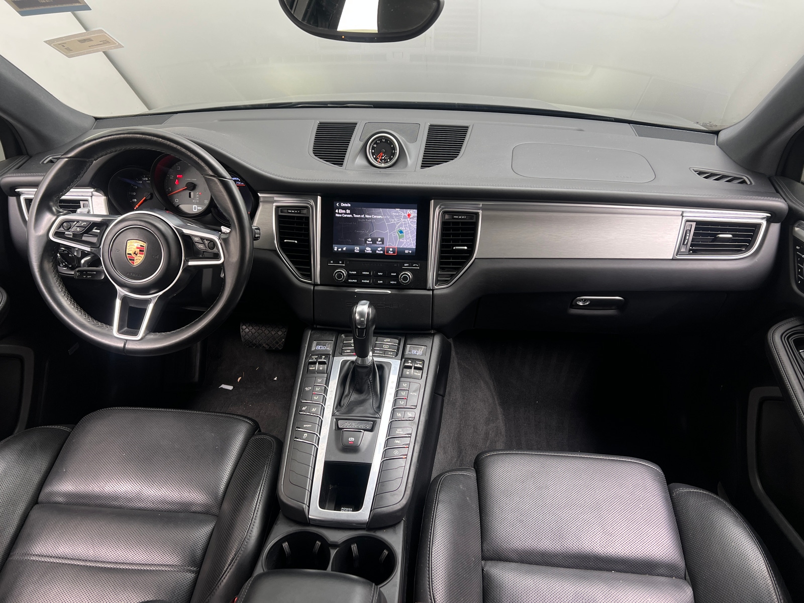 Thumbnail: 2017 Porsche Macan - 3