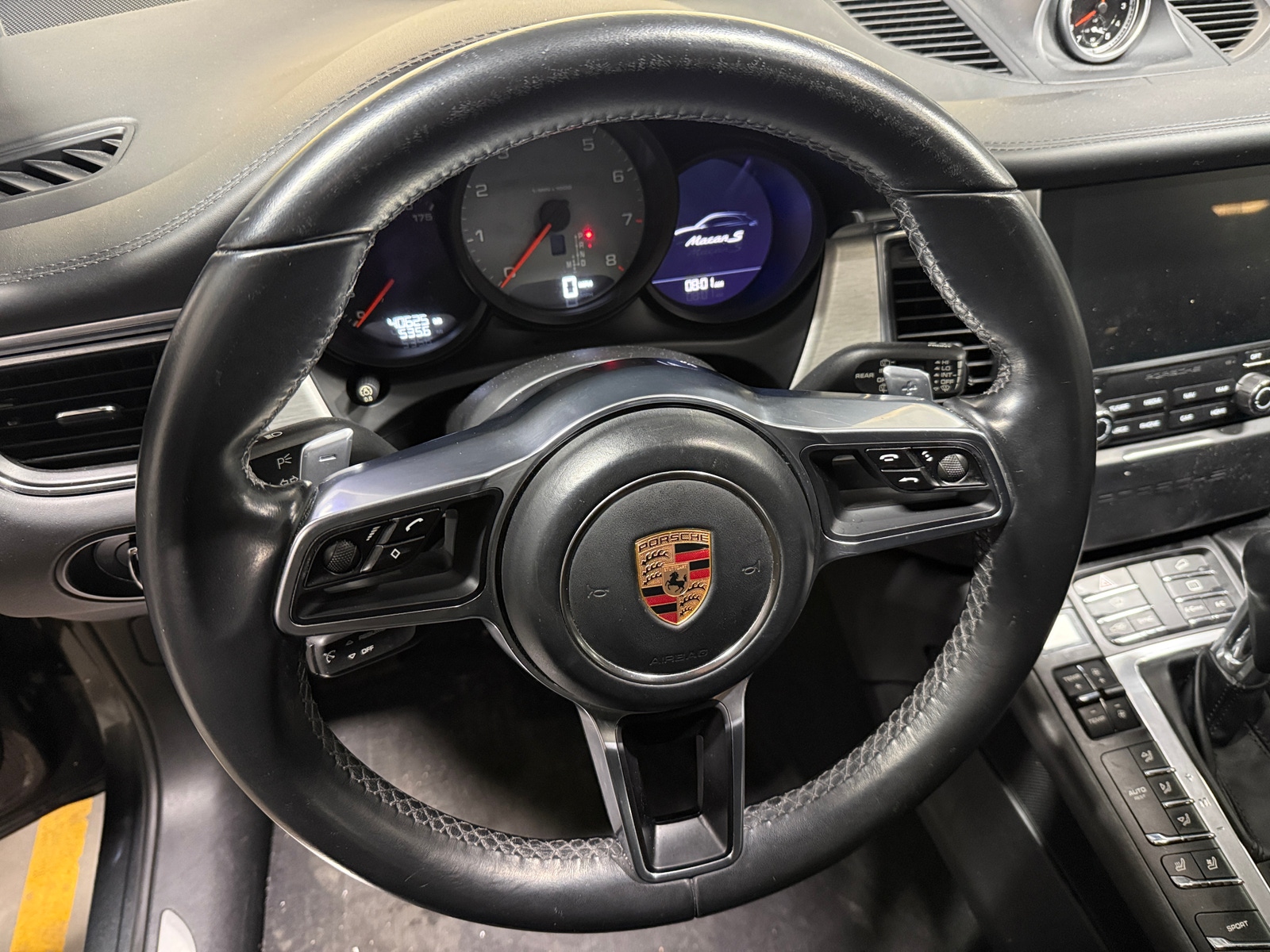 Thumbnail: 2017 Porsche Macan - 5