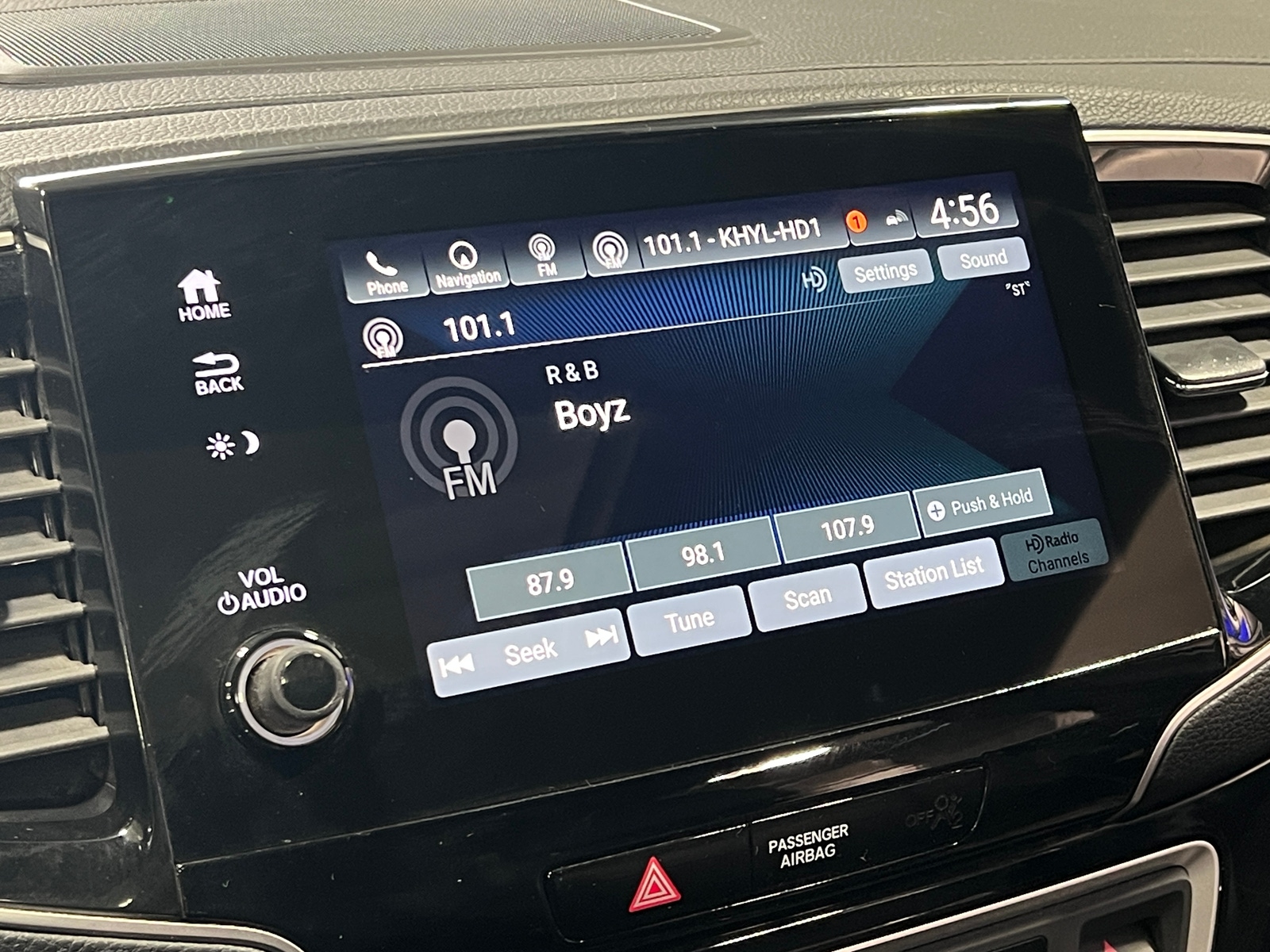 Thumbnail: 2019 Honda Passport - 3