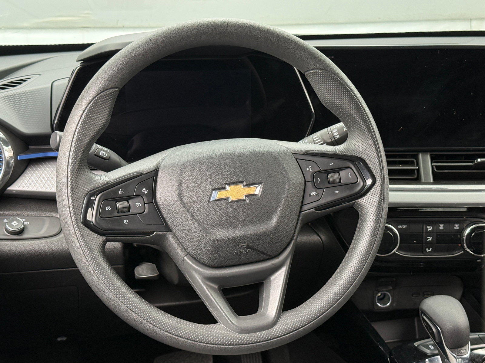 Thumbnail: 2025 Chevrolet Trax - 5