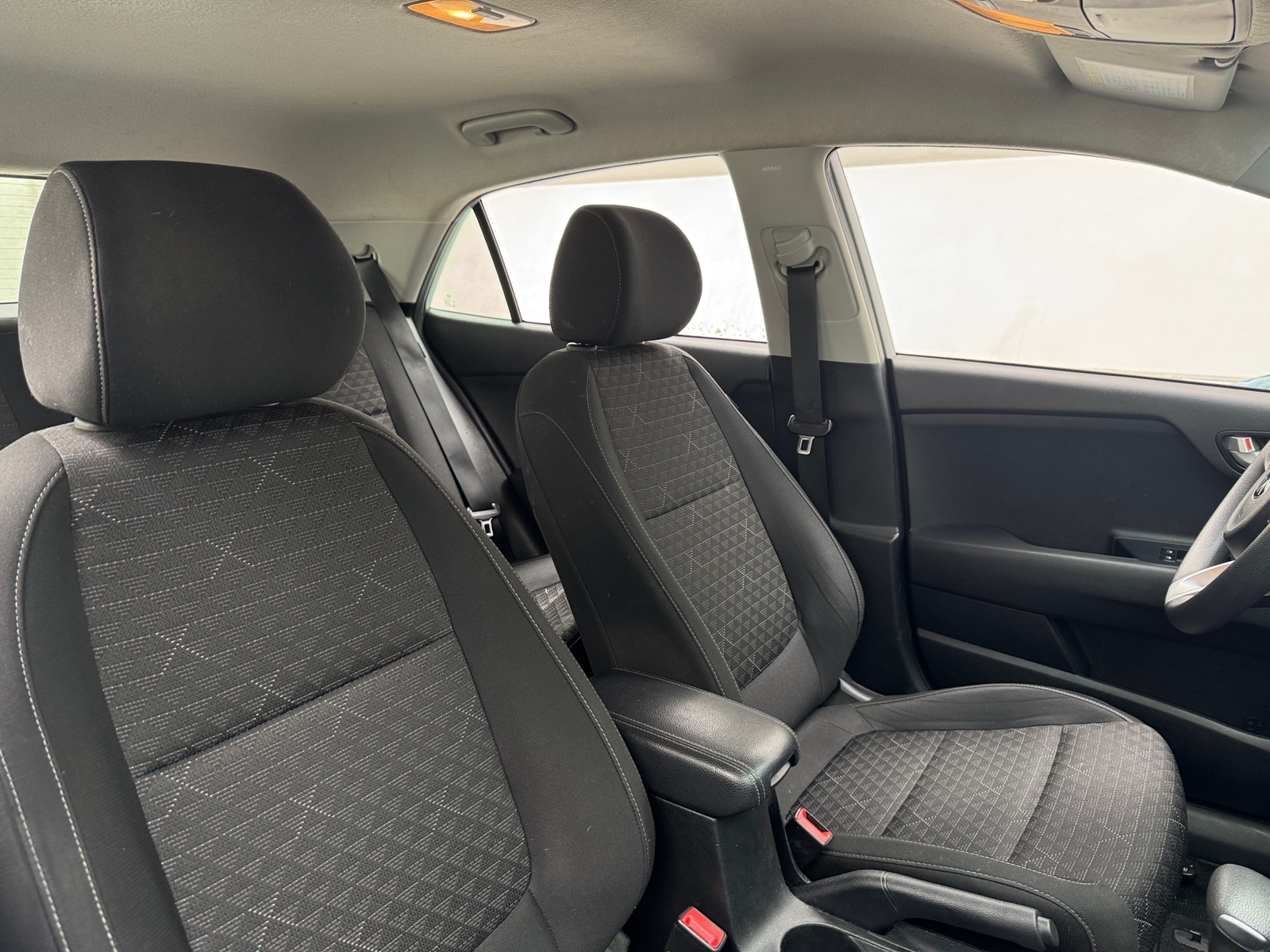 Thumbnail: 2018 Kia Rio - 2