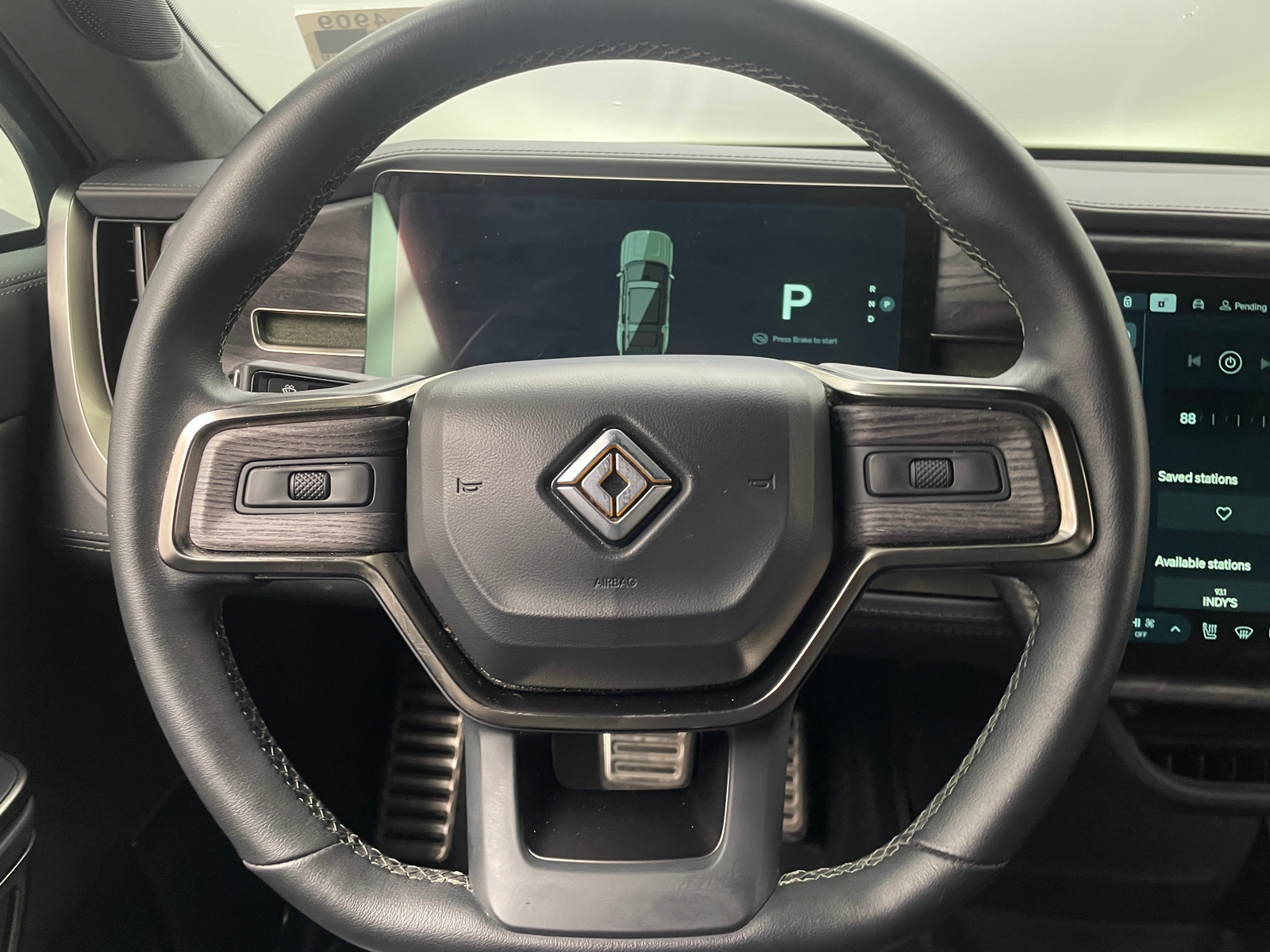 Thumbnail: 2022 Rivian R1S - 4