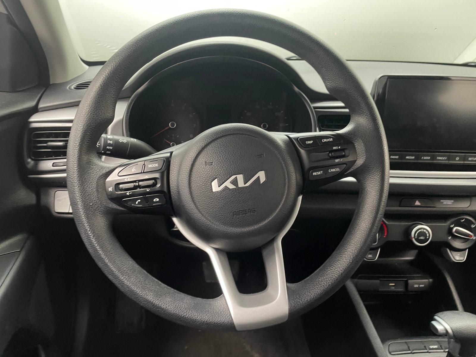 Thumbnail: 2022 Kia Rio - 5