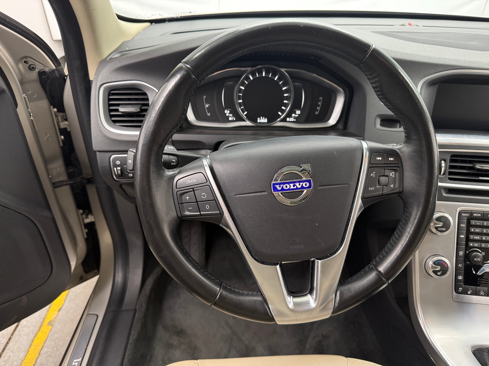 Thumbnail: 2018 Volvo S60 - 4