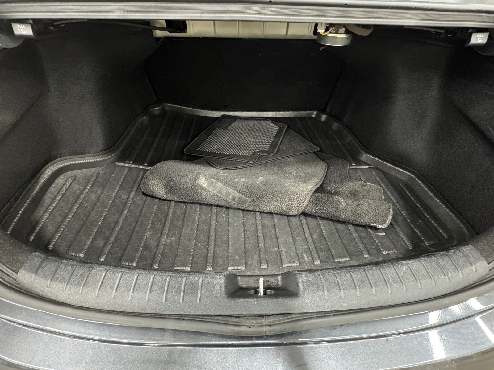 Thumbnail: 2022 Kia Forte - 6