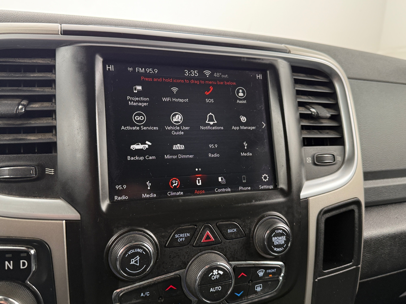 Thumbnail: 2019 RAM 1500 Classic - 4