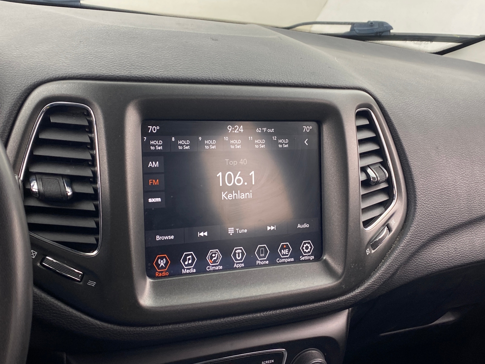 Thumbnail: 2021 Jeep Compass - 4