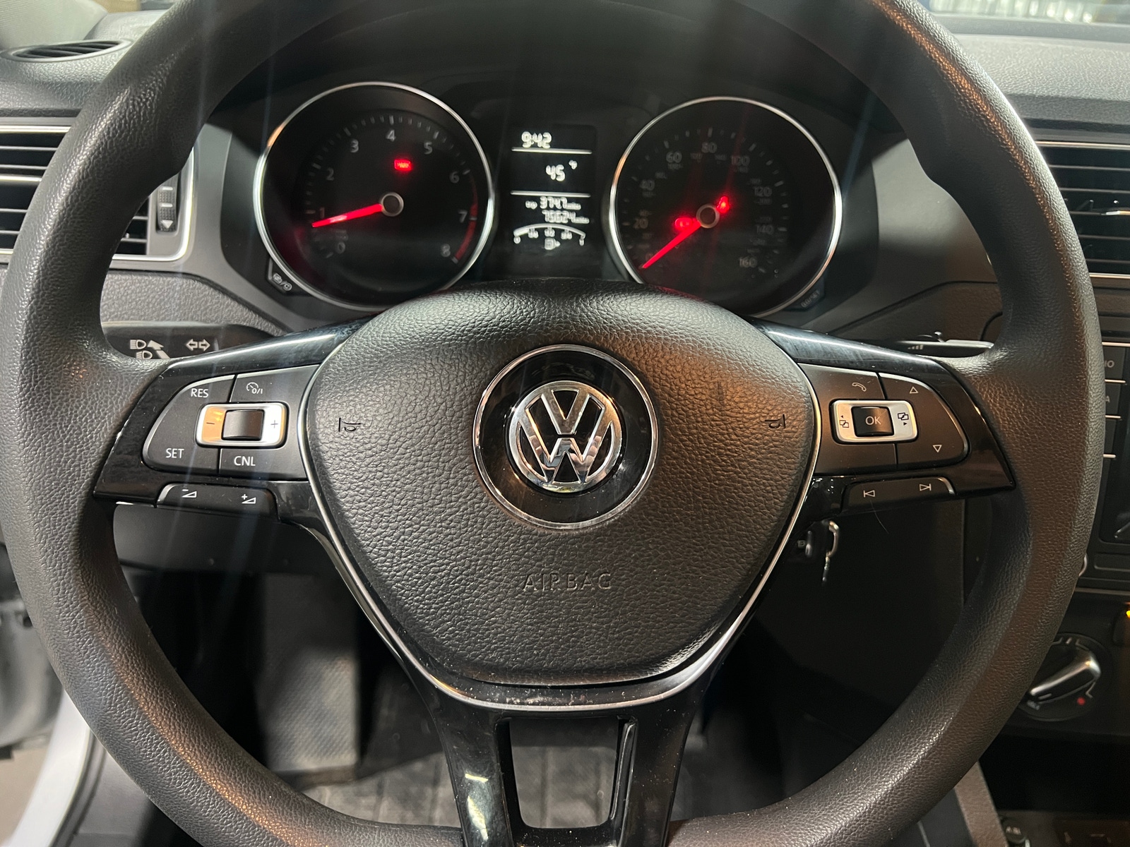 Thumbnail: 2017 Volkswagen Jetta - 5