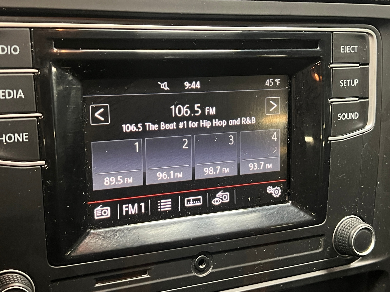 Thumbnail: 2017 Volkswagen Jetta - 4