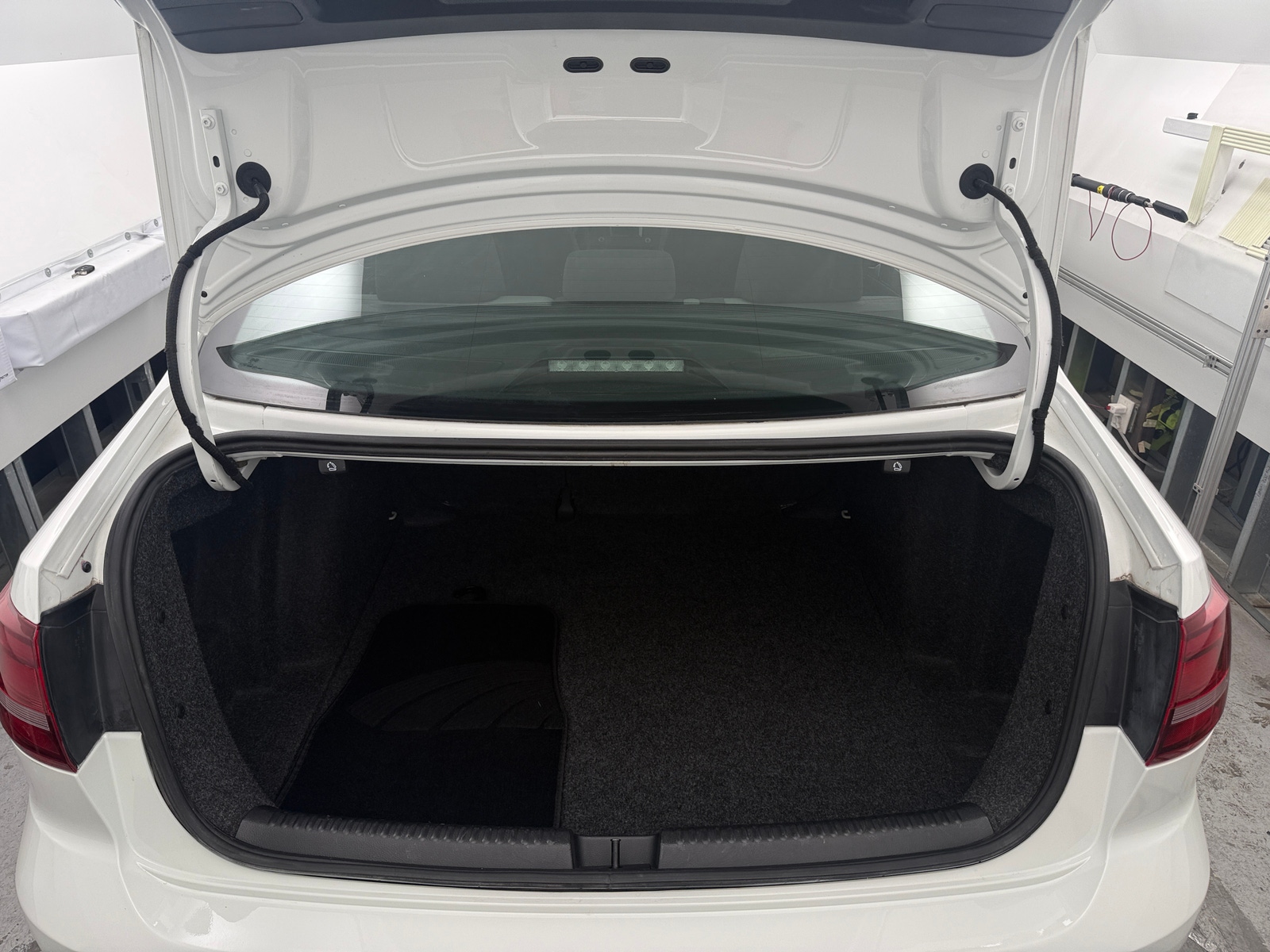 Thumbnail: 2017 Volkswagen Jetta - 7