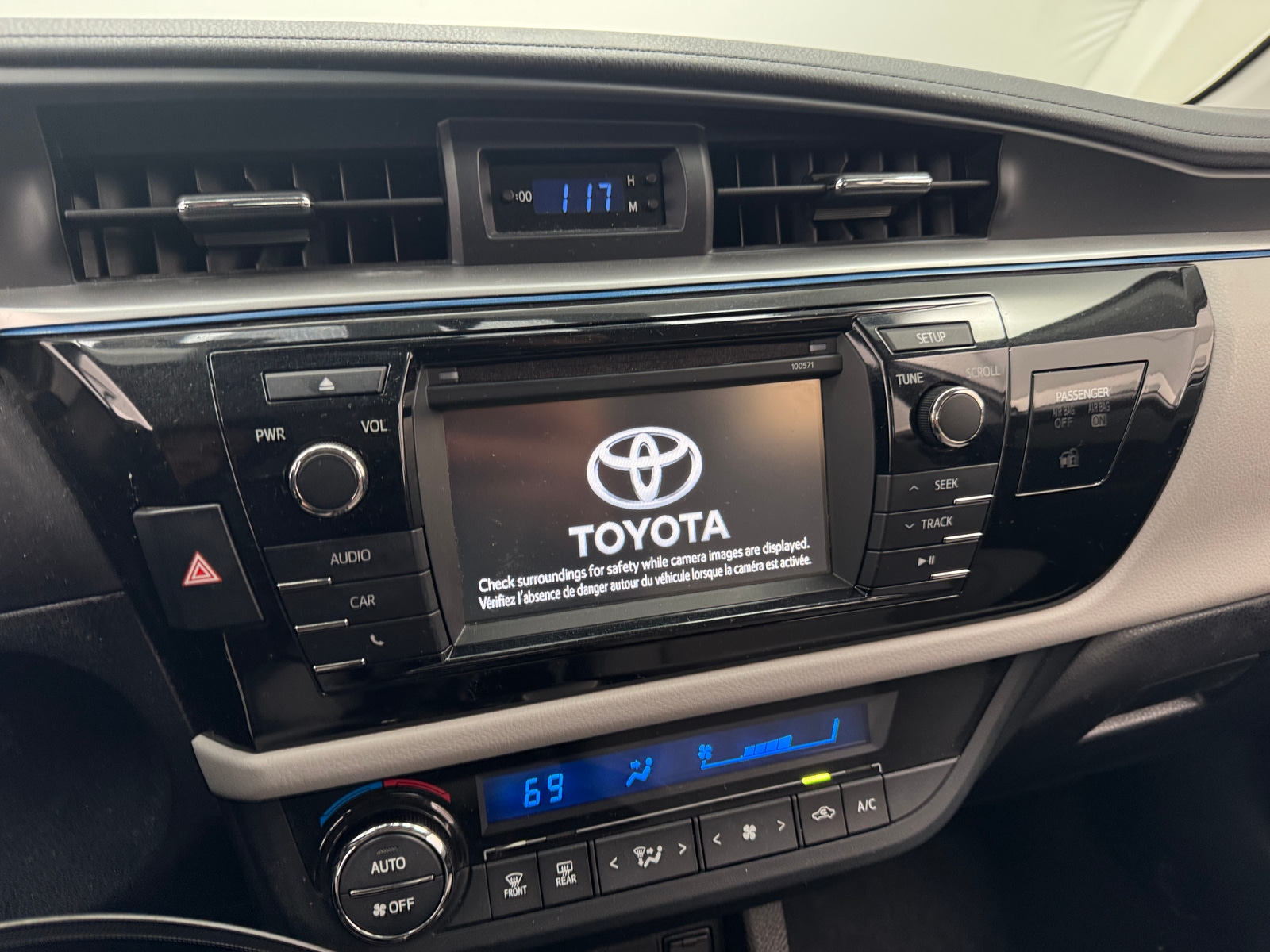 Thumbnail: 2016 Toyota Corolla - 4