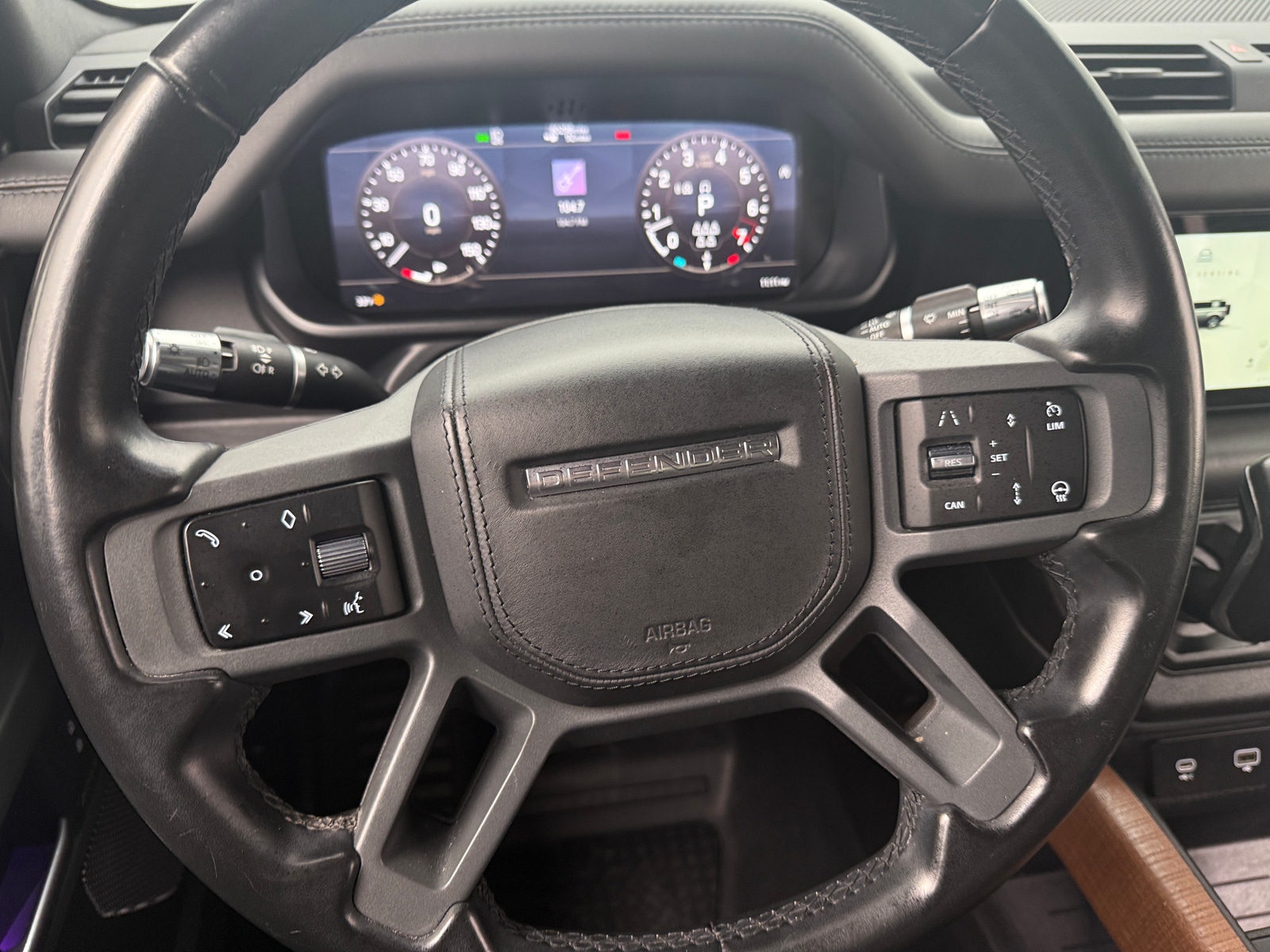 Thumbnail: 2020 Land Rover Defender - 4