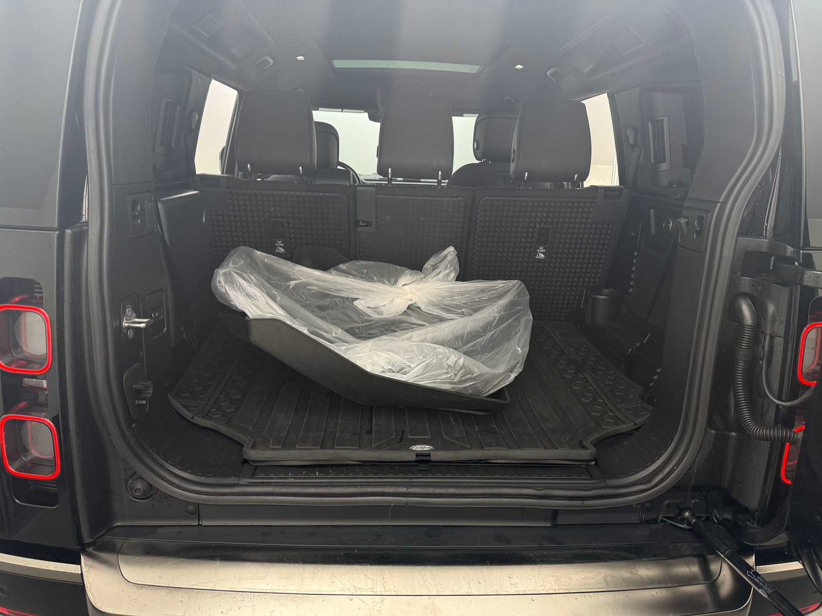 Thumbnail: 2020 Land Rover Defender - 6