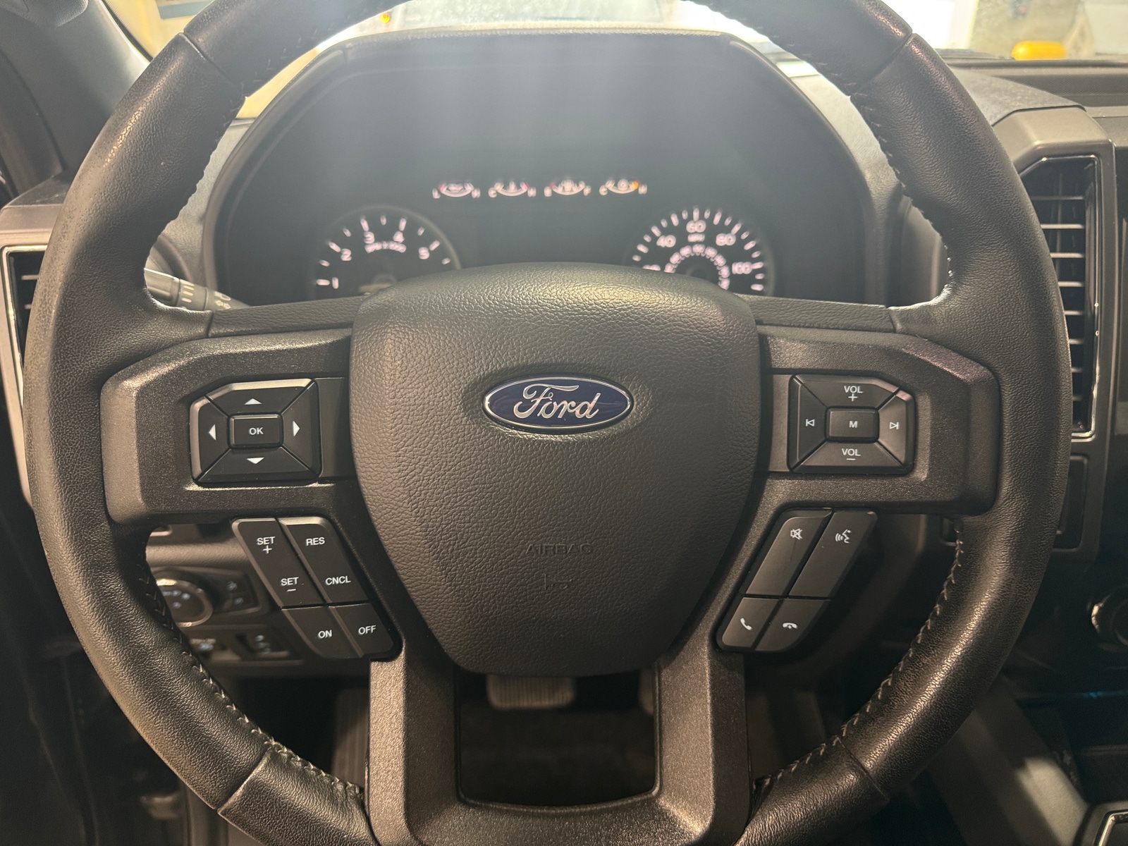 Thumbnail: 2019 Ford Econoline - 5