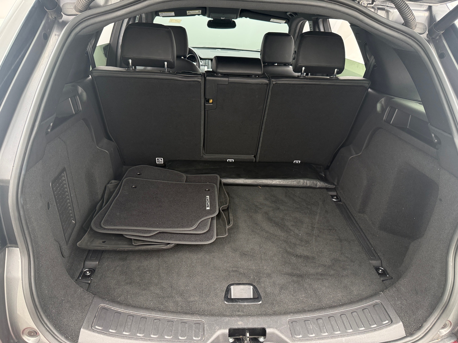 Thumbnail: 2016 Land Rover Discovery Sport - 6