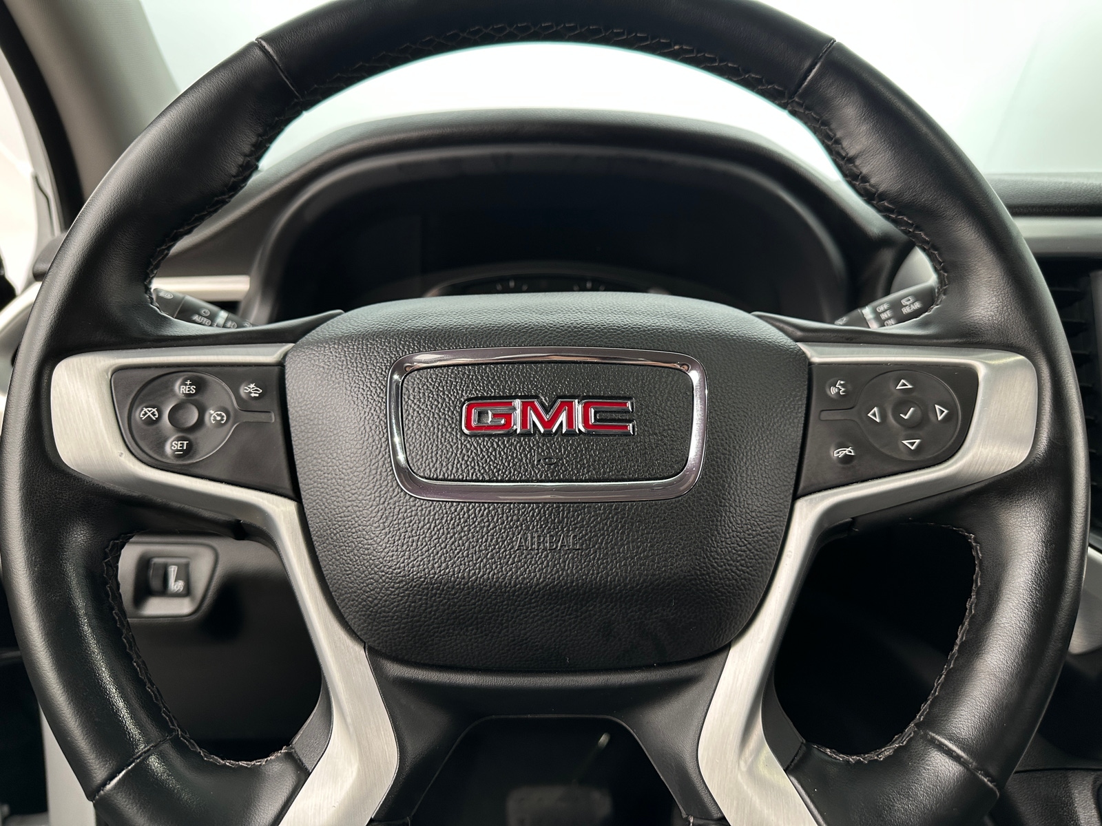 Thumbnail: 2023 GMC Acadia - 4