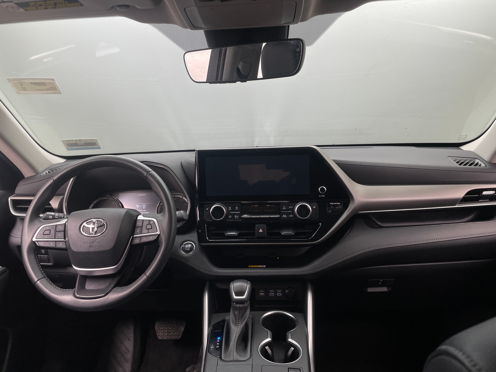 Thumbnail: 2023 Toyota Highlander - 2