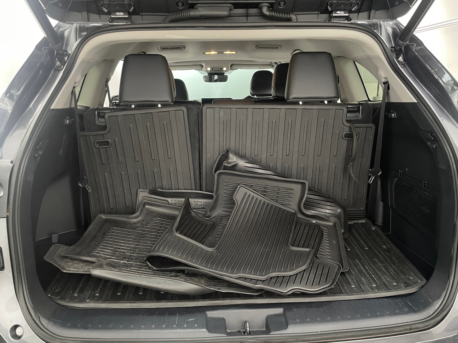 Thumbnail: 2023 Toyota Highlander - 6