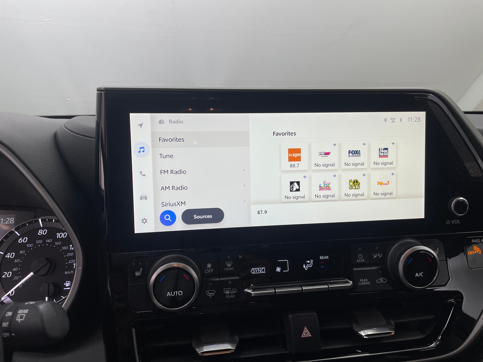 Thumbnail: 2023 Toyota Highlander - 3