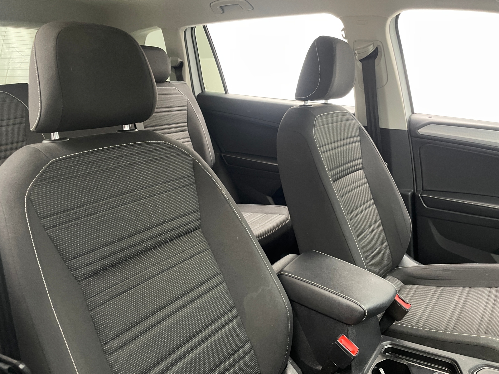 Thumbnail: 2022 Volkswagen Tiguan - 2