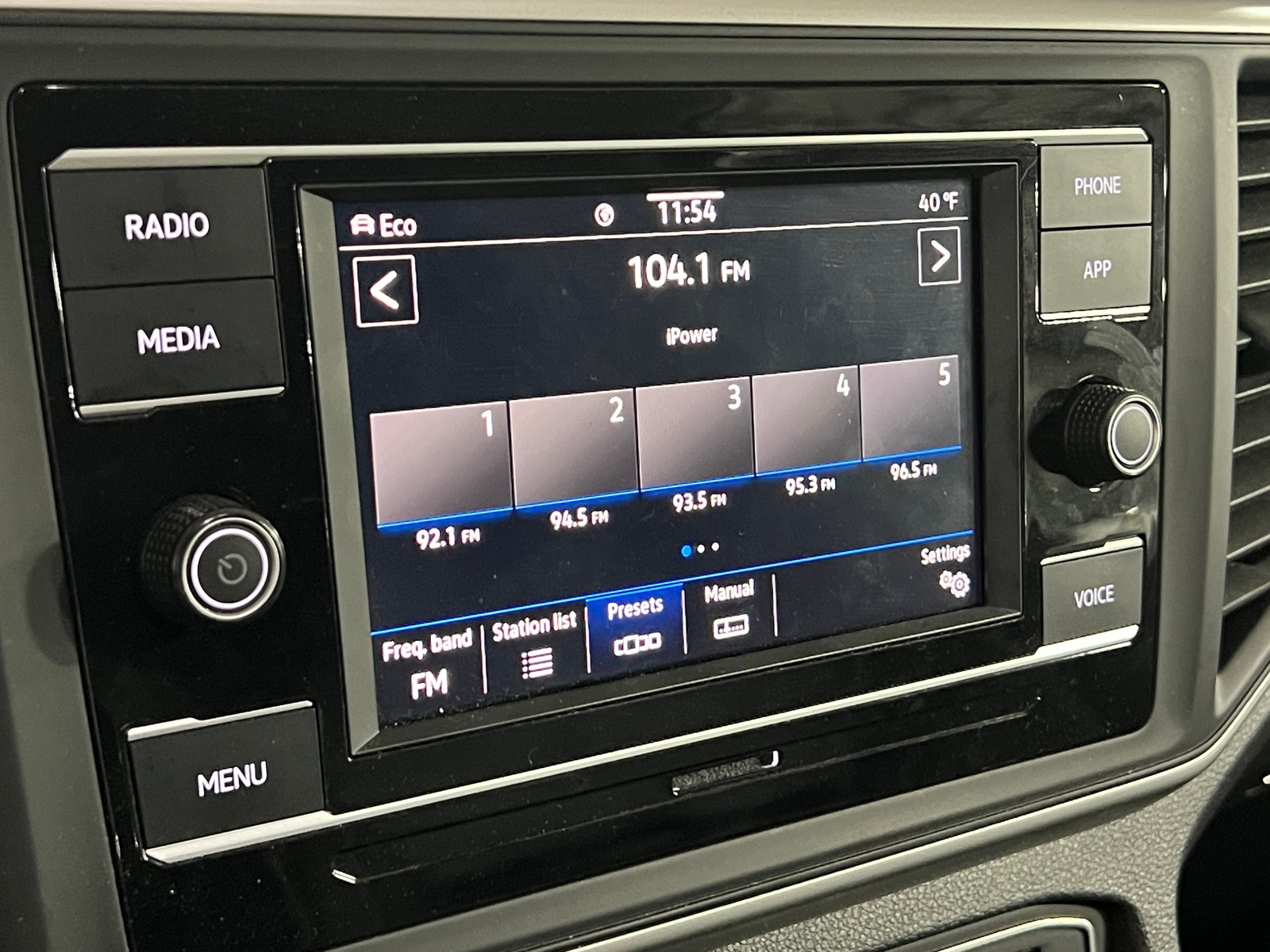 Thumbnail: 2022 Volkswagen Atlas - 3