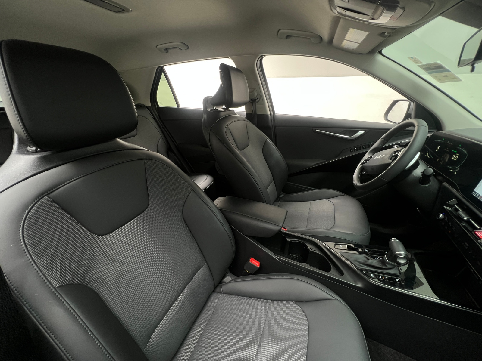 Thumbnail: 2025 Kia Niro - 2