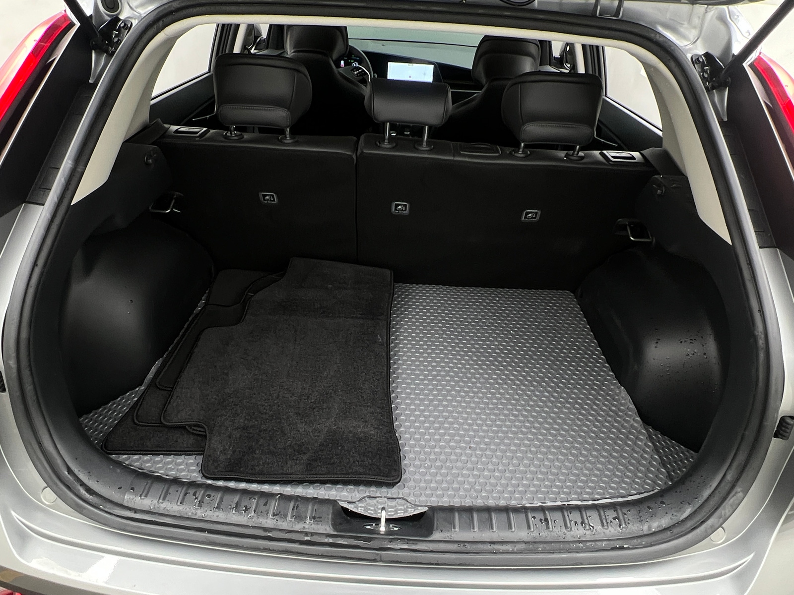 Thumbnail: 2025 Kia Niro - 7