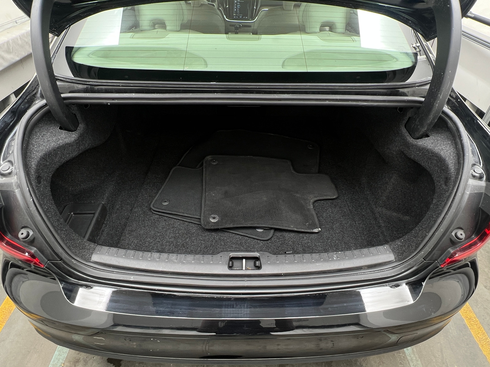 Thumbnail: 2021 Volvo S60 - 6