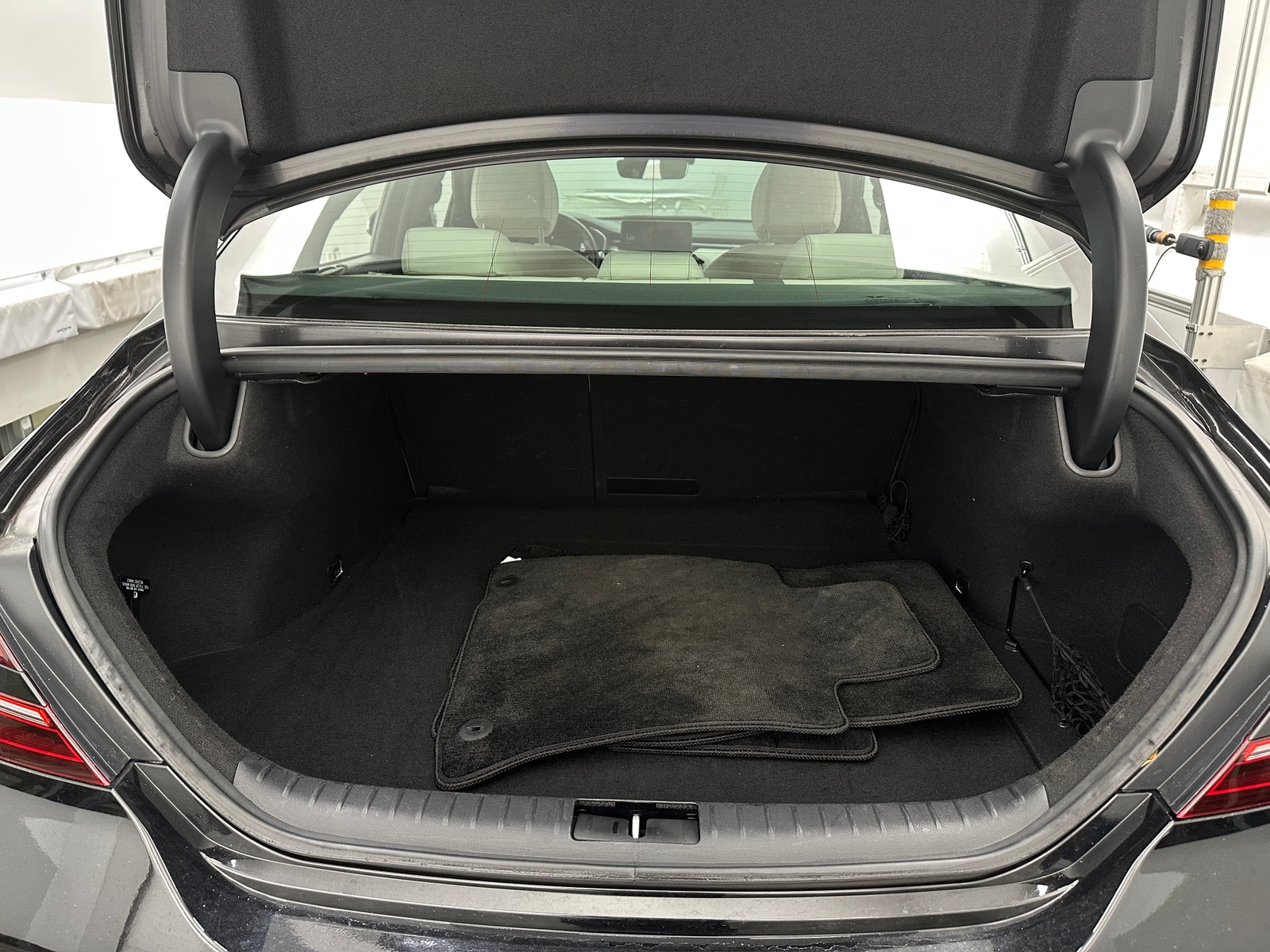 Thumbnail: 2025 Genesis G70 - 6