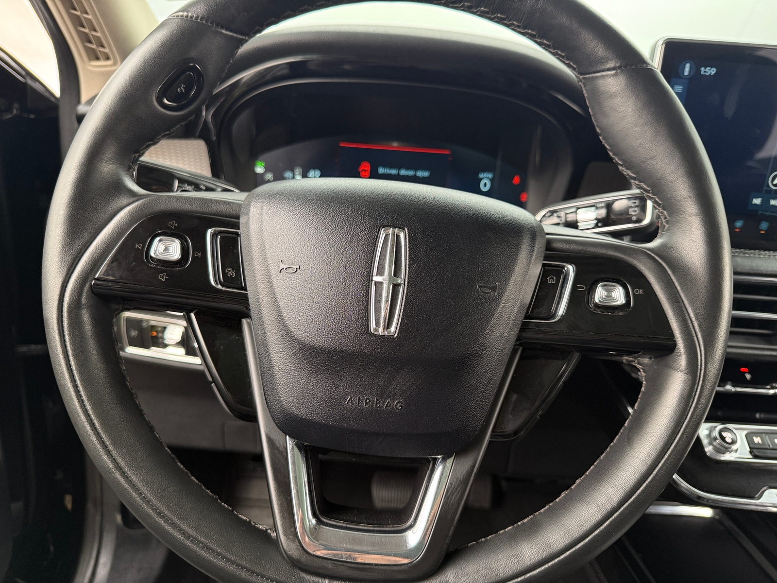 Thumbnail: 2024 Lincoln Corsair - 4