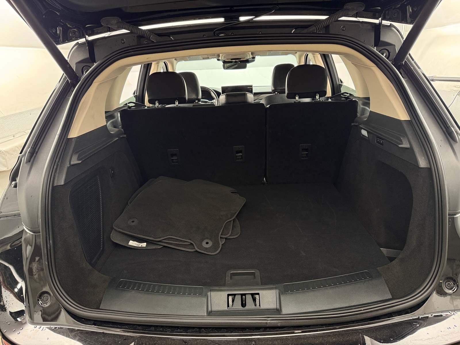 Thumbnail: 2024 Lincoln Corsair - 6