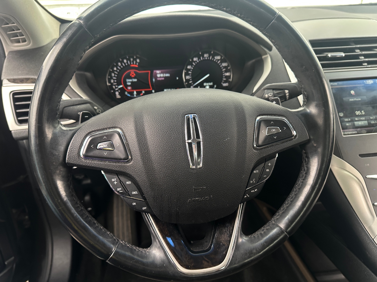 Thumbnail: 2016 Lincoln MKZ - 4