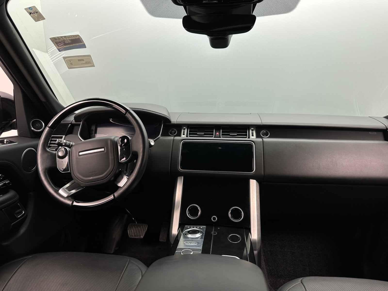 Thumbnail: 2018 Land Rover Range Rover - 2