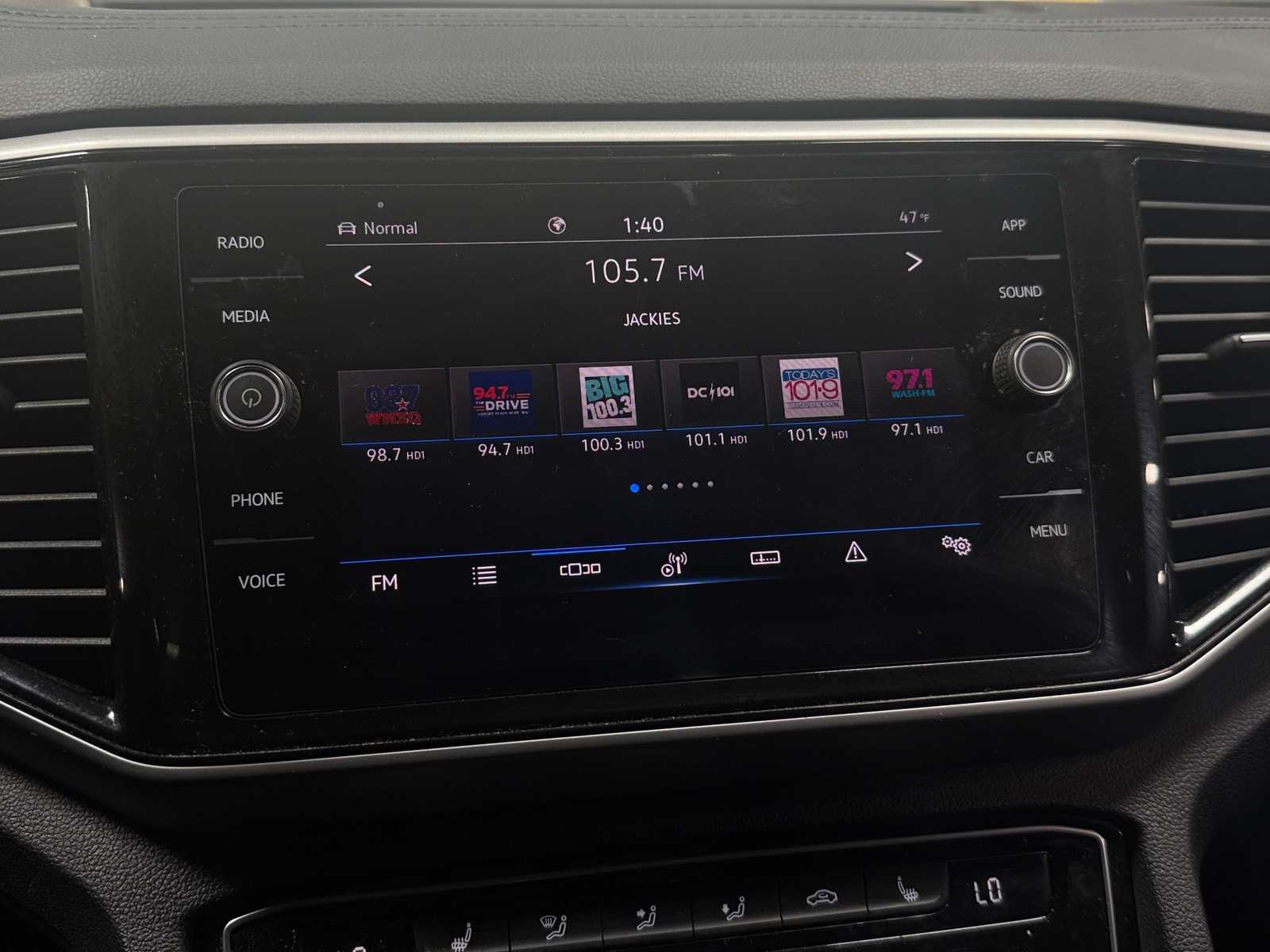 Thumbnail: 2023 Volkswagen Atlas - 3