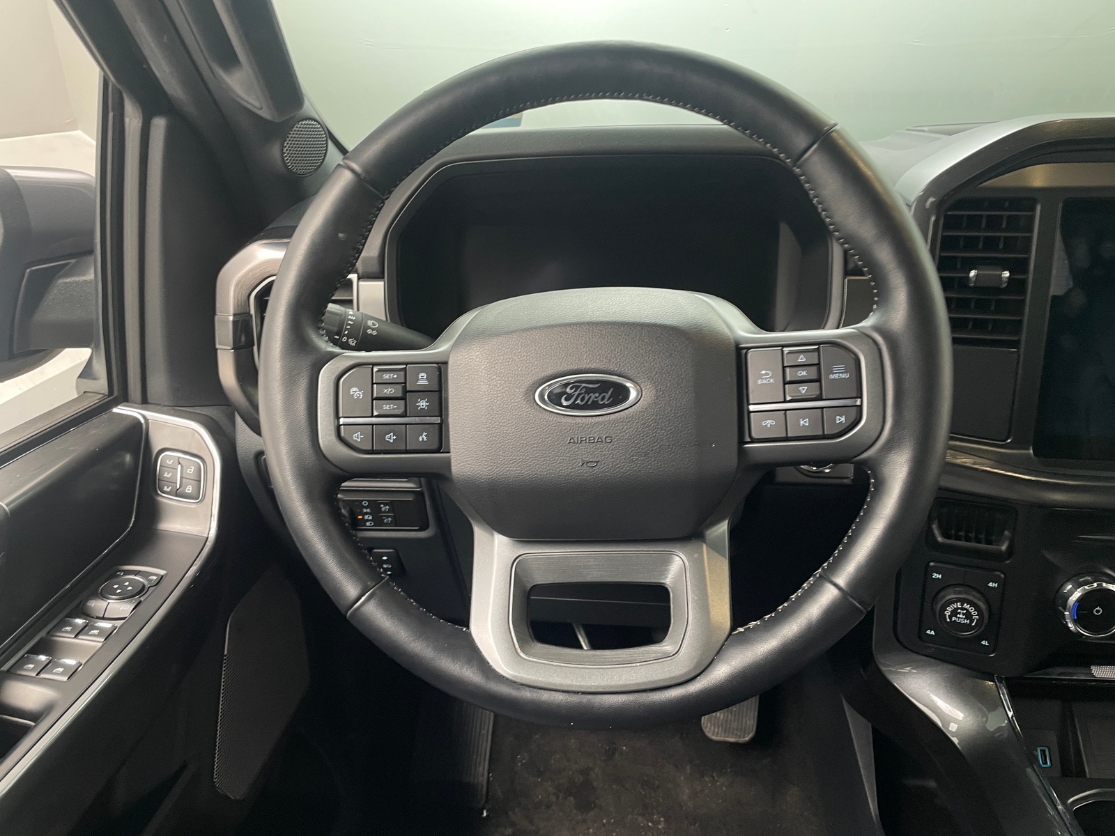 Thumbnail: 2022 Ford Econoline - 4