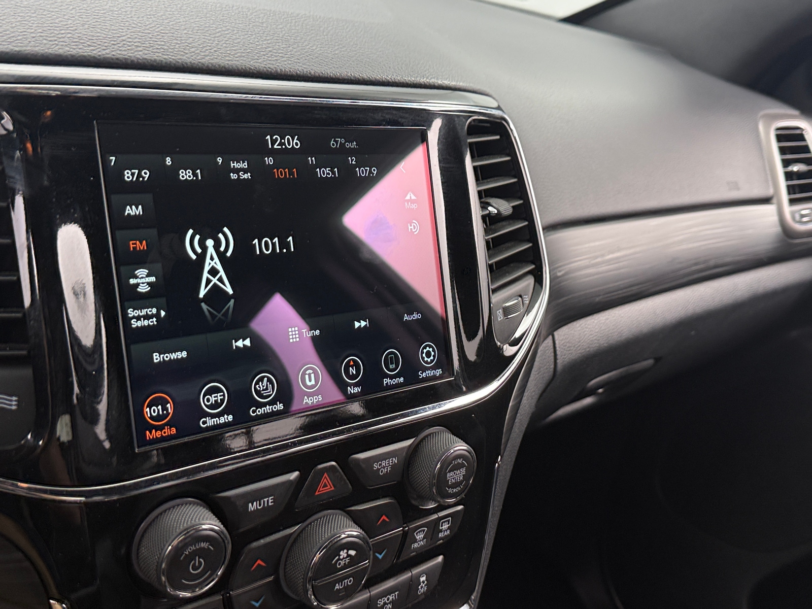 Thumbnail: 2020 Jeep Grand Cherokee - 4