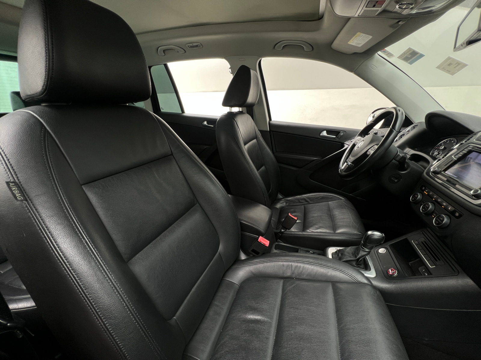 Thumbnail: 2016 Volkswagen Tiguan - 2