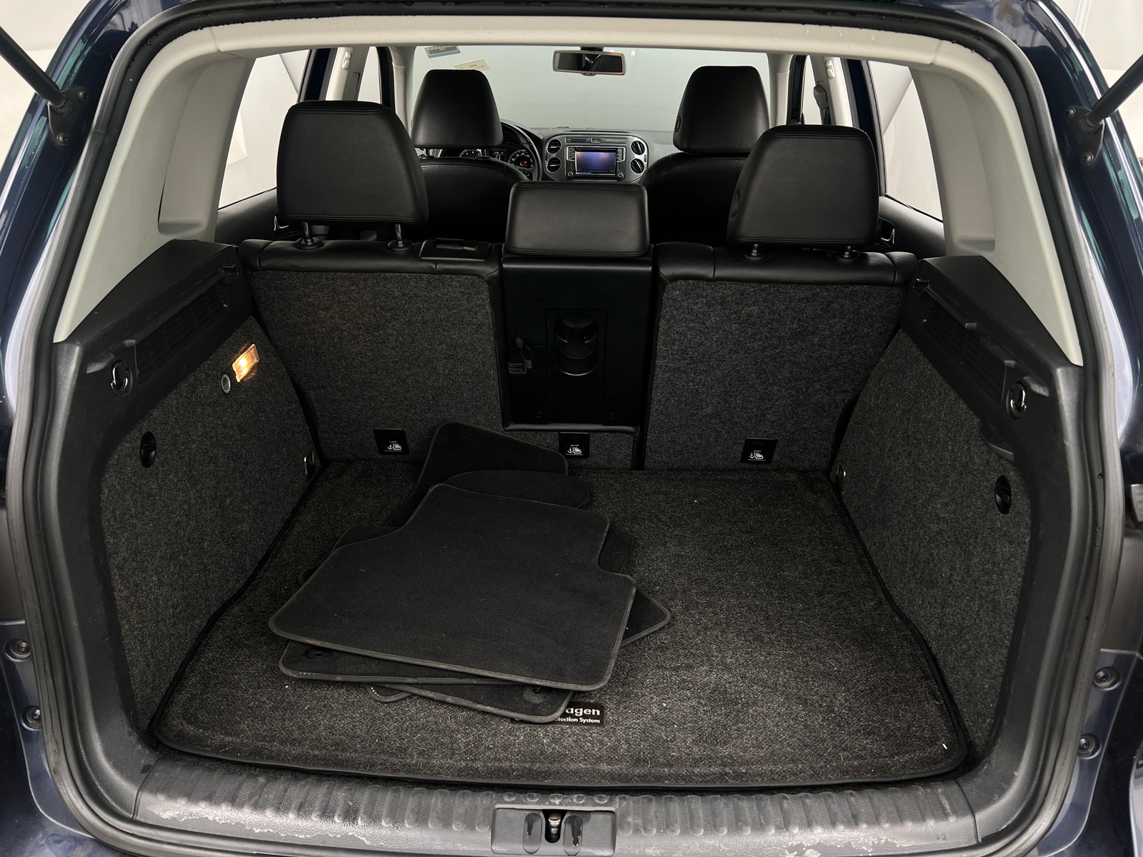 Thumbnail: 2016 Volkswagen Tiguan - 7