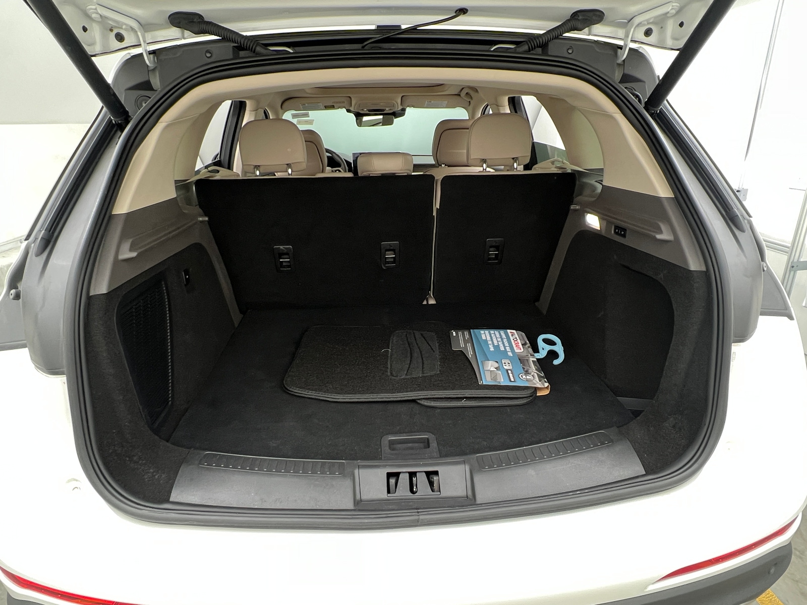 Thumbnail: 2023 Lincoln Corsair - 6