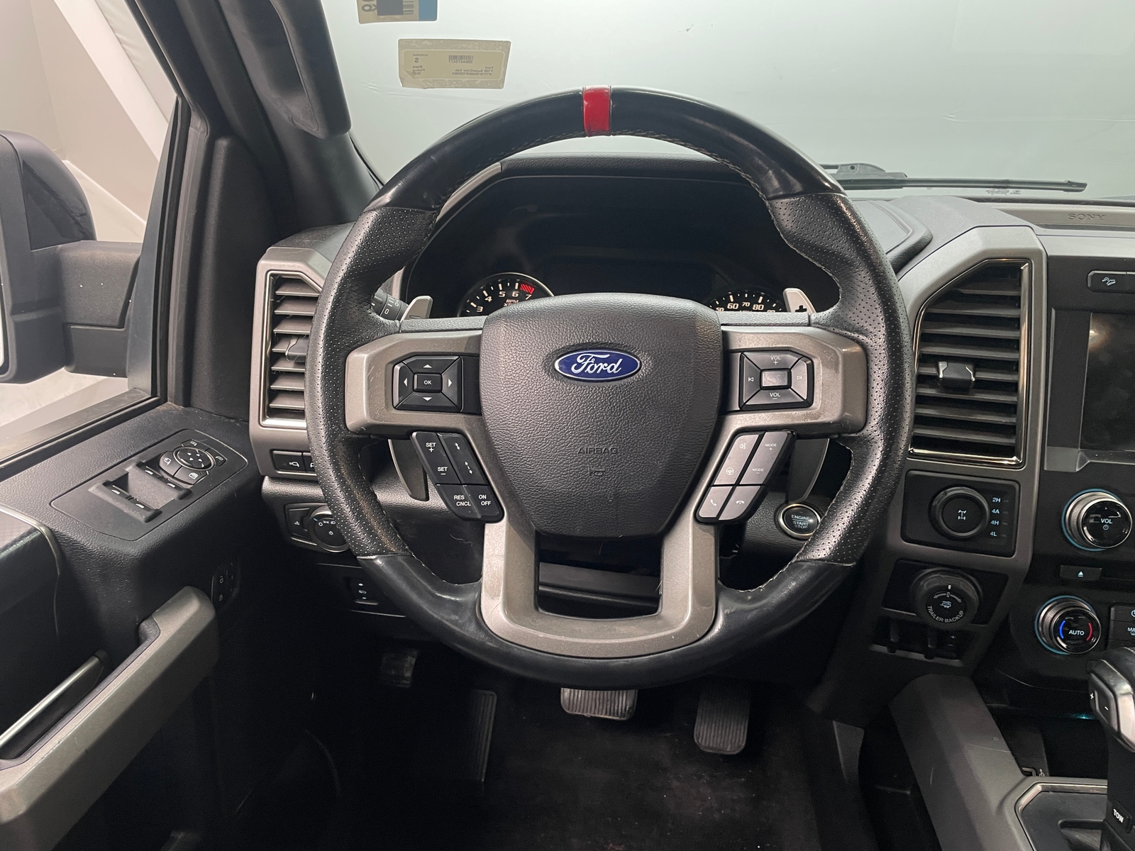 Thumbnail: 2017 Ford Econoline - 4