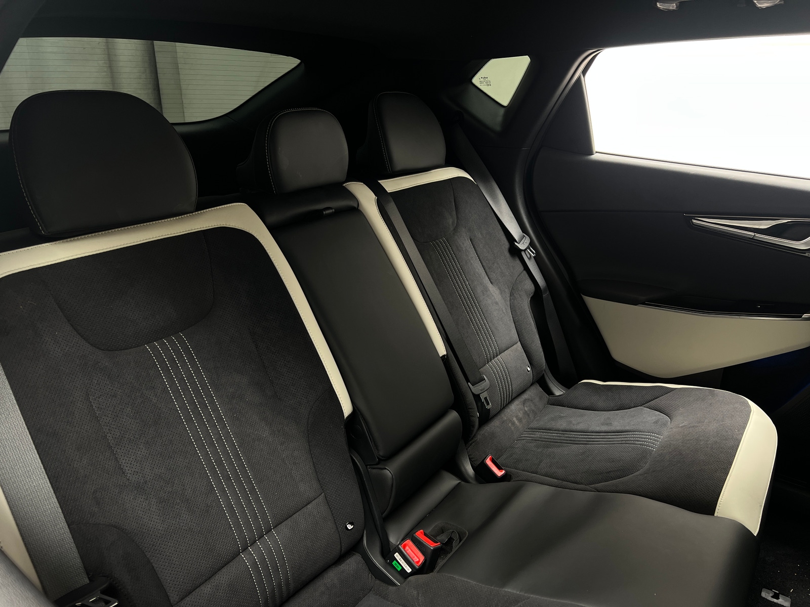 Thumbnail: 2023 Kia EV6 - 5