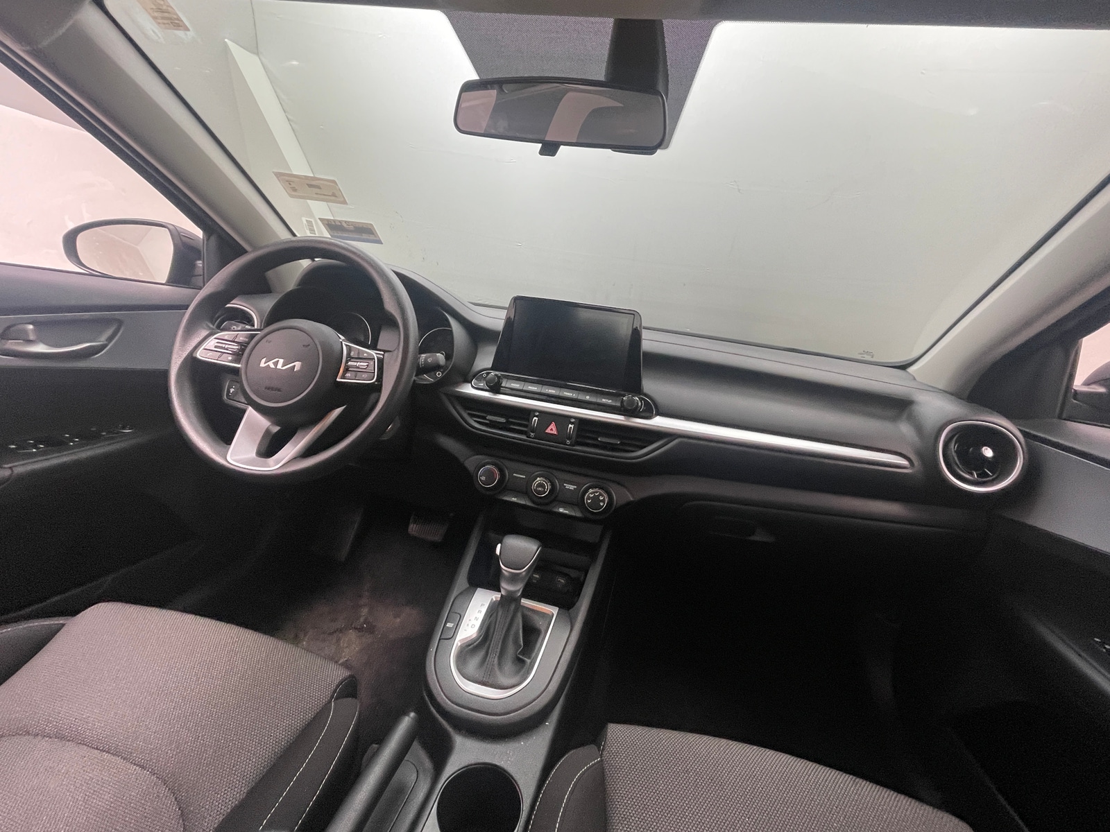 Thumbnail: 2024 Kia Forte - 3