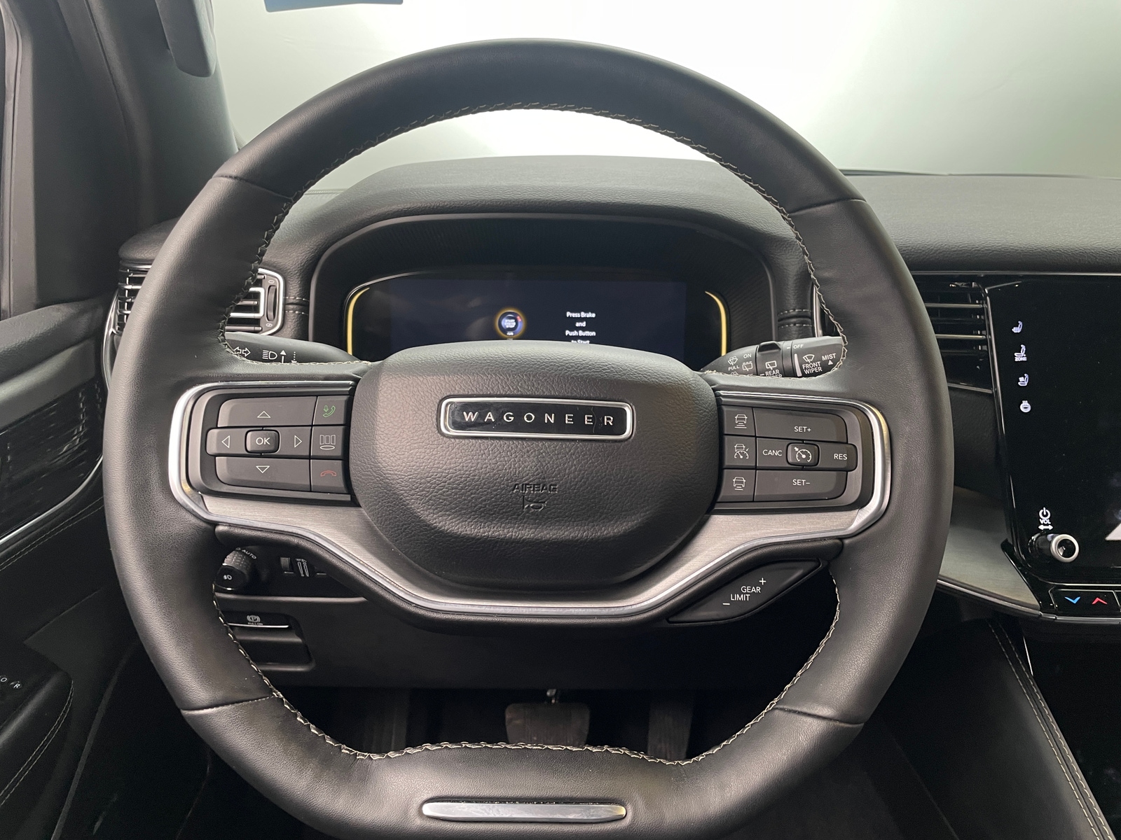 Thumbnail: 2023 Jeep Wagoneer - 4