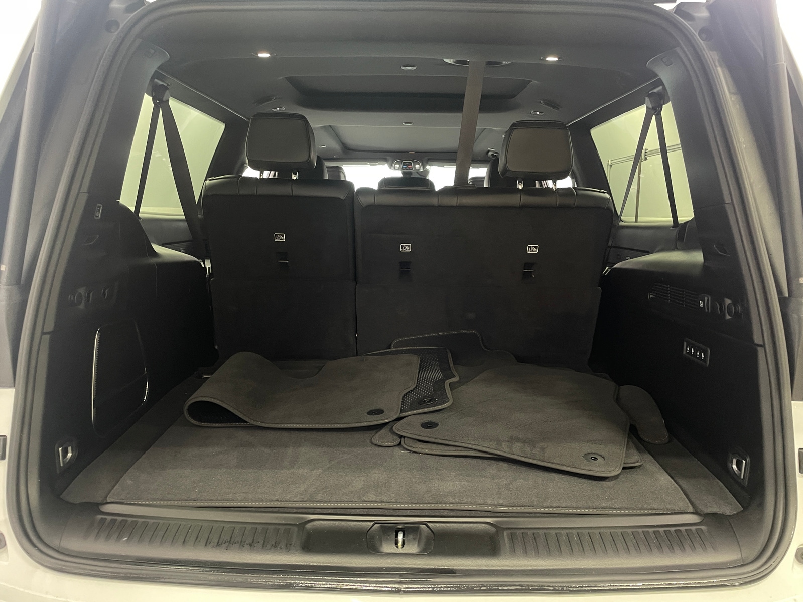 Thumbnail: 2023 Jeep Wagoneer - 6