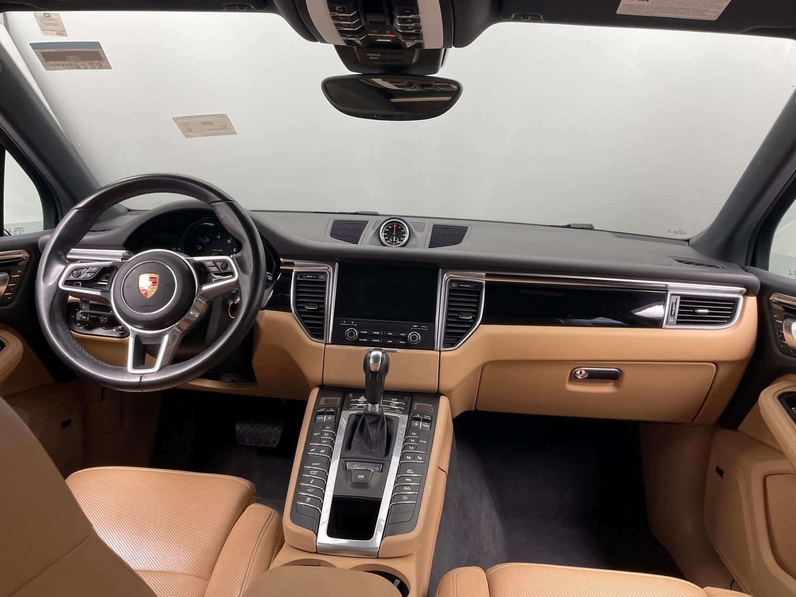 Thumbnail: 2018 Porsche Macan - 2