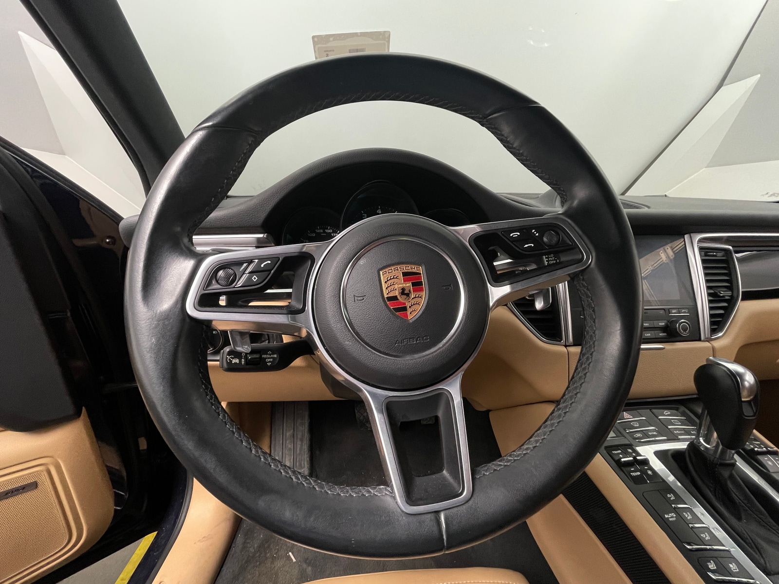 Thumbnail: 2018 Porsche Macan - 4