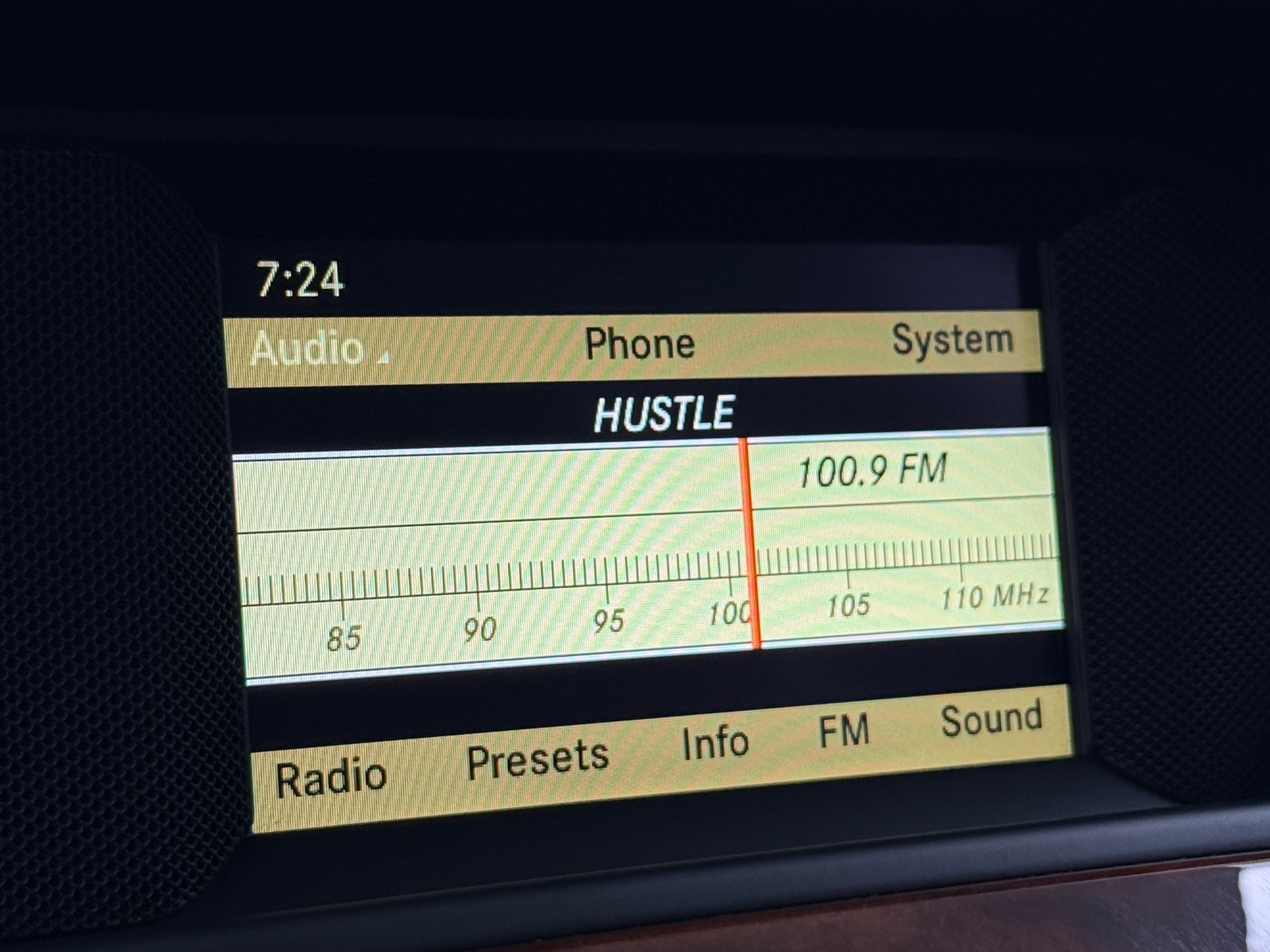 Thumbnail: 2012 Mercedes-Benz C-Class - 3