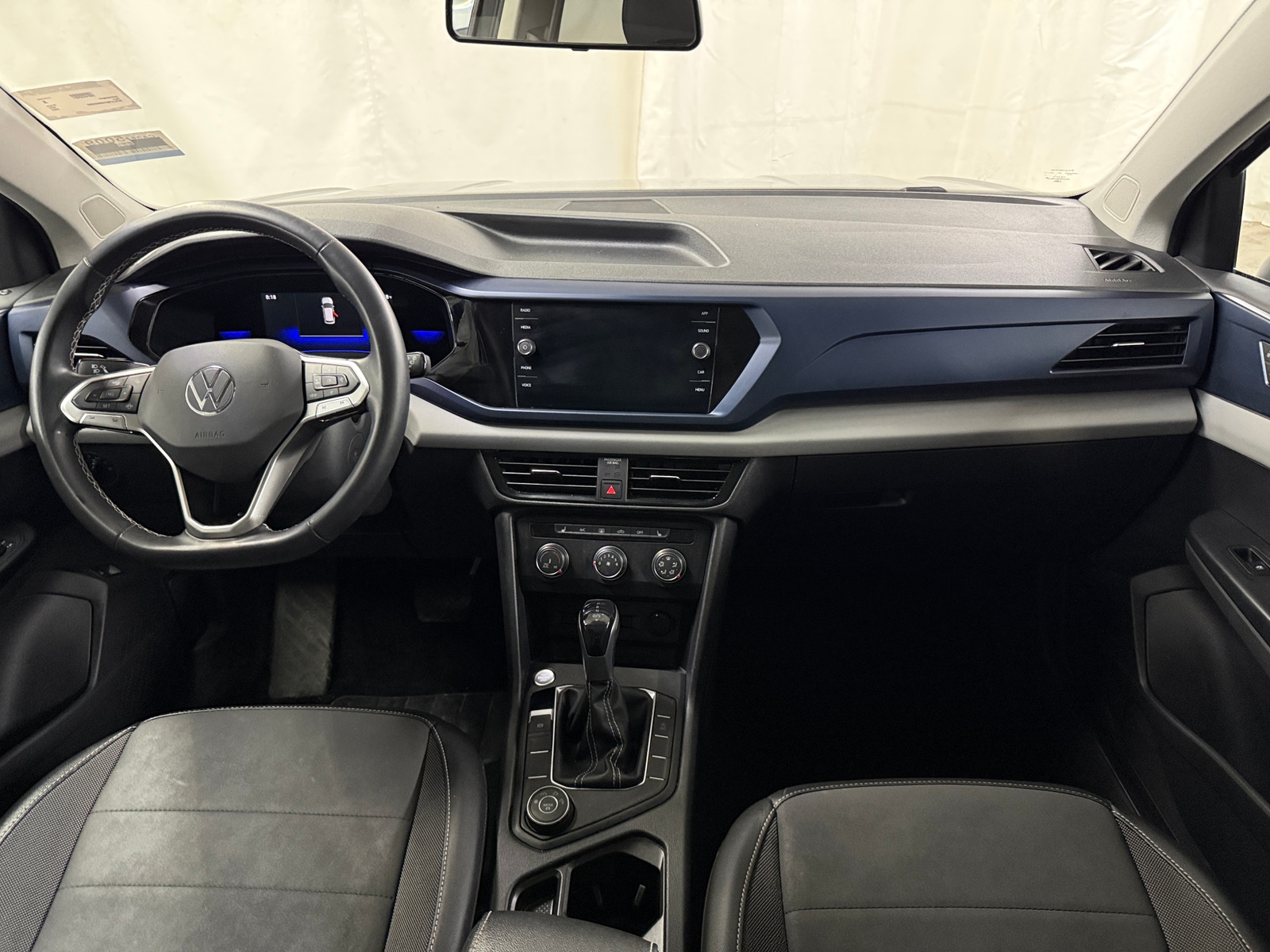 Thumbnail: 2022 Volkswagen Taos - 2