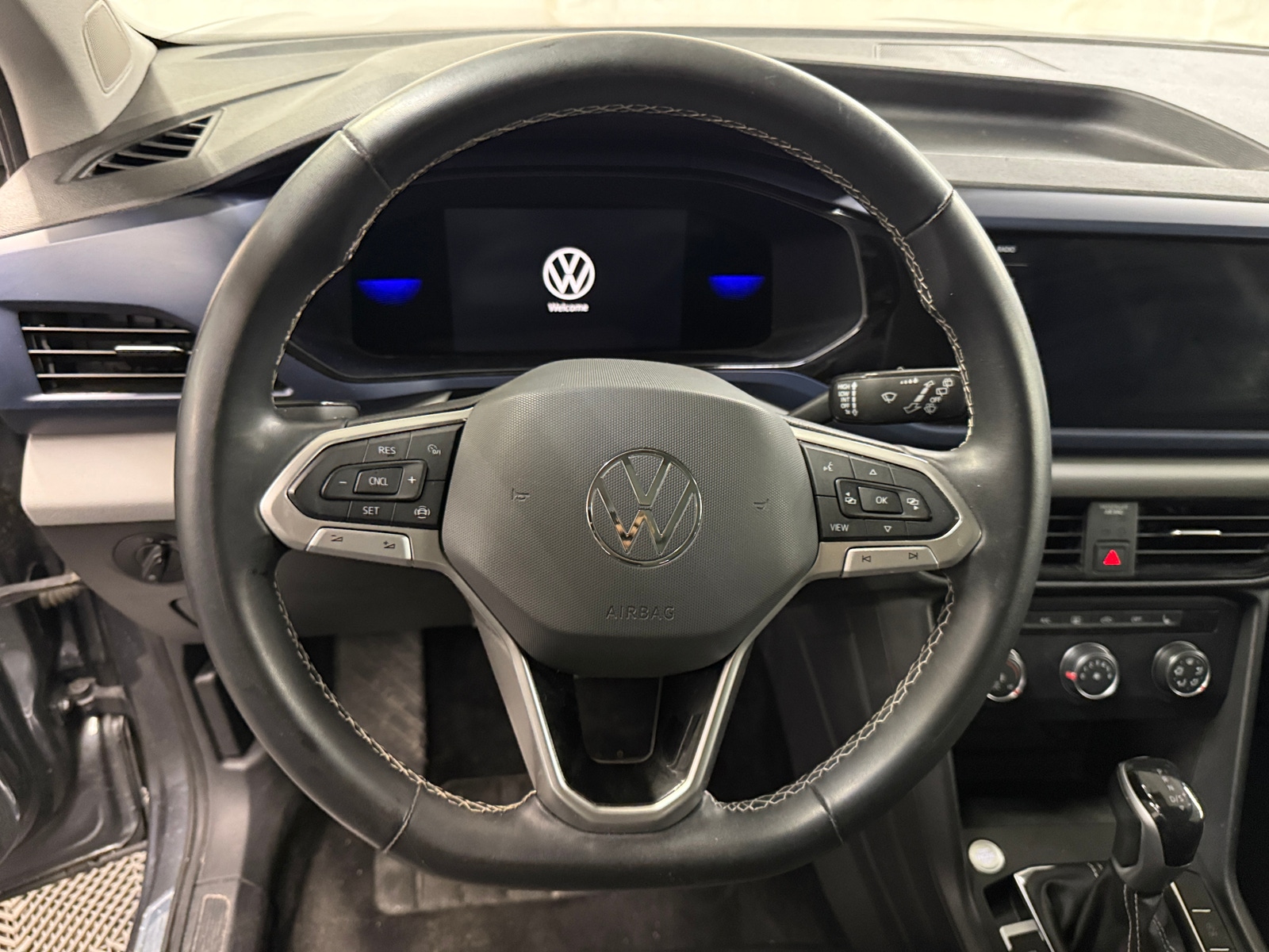 Thumbnail: 2022 Volkswagen Taos - 4