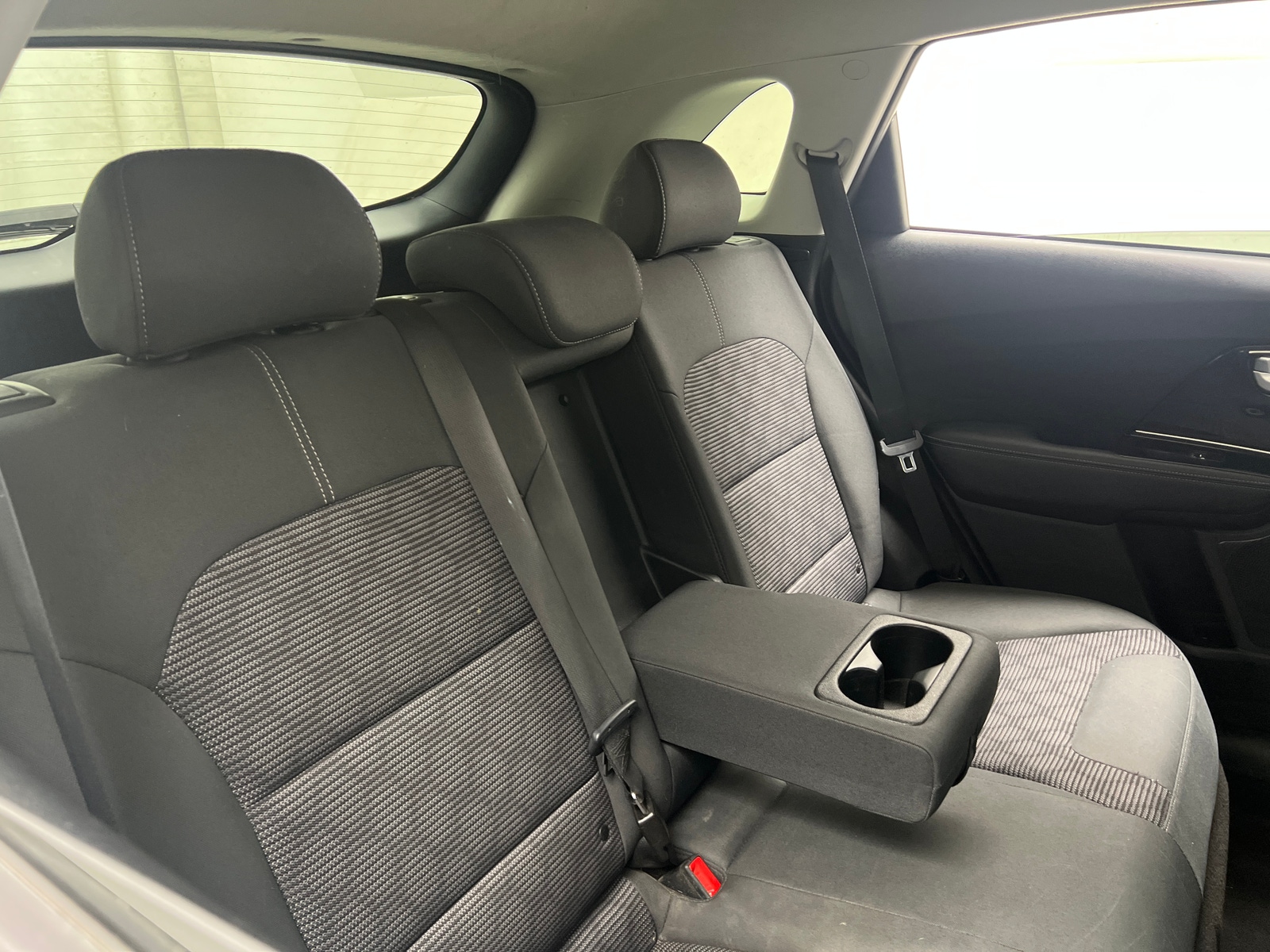 Thumbnail: 2022 Kia Niro - 6